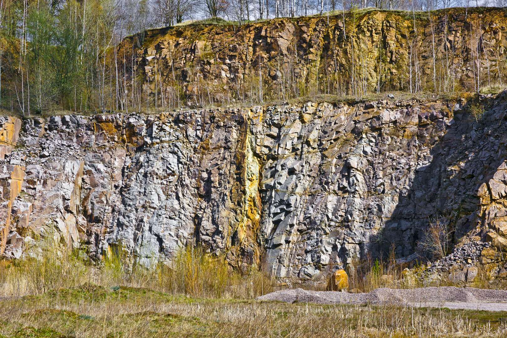 Granitsteinbruch Naundorf (Foto: Gerold Pöhler) Grafik